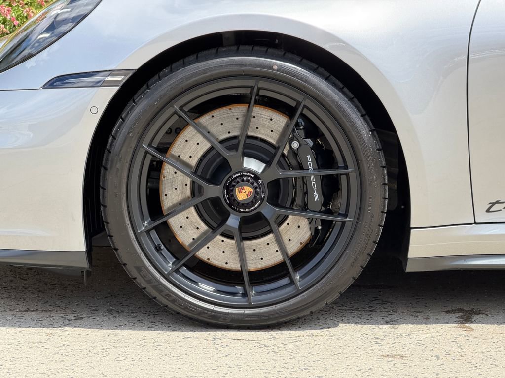 Used 2026 Porsche 911 Targa 4 GTS AWD/4WD image 12