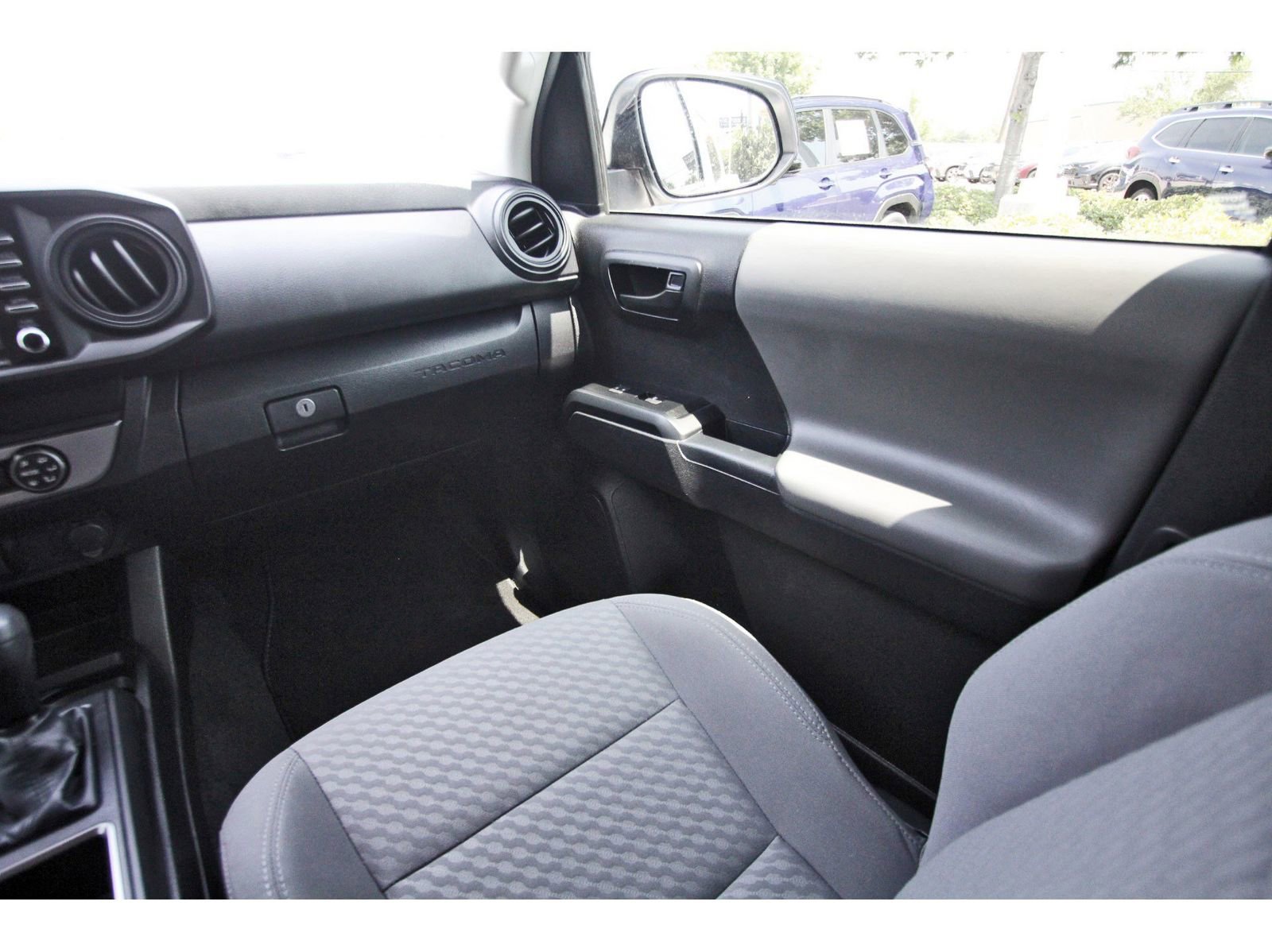 Used 2022 Toyota Tacoma SR RWD image 10