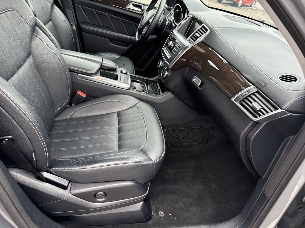 Used 2015 Mercedes-Benz GL 450 4MATIC image 12