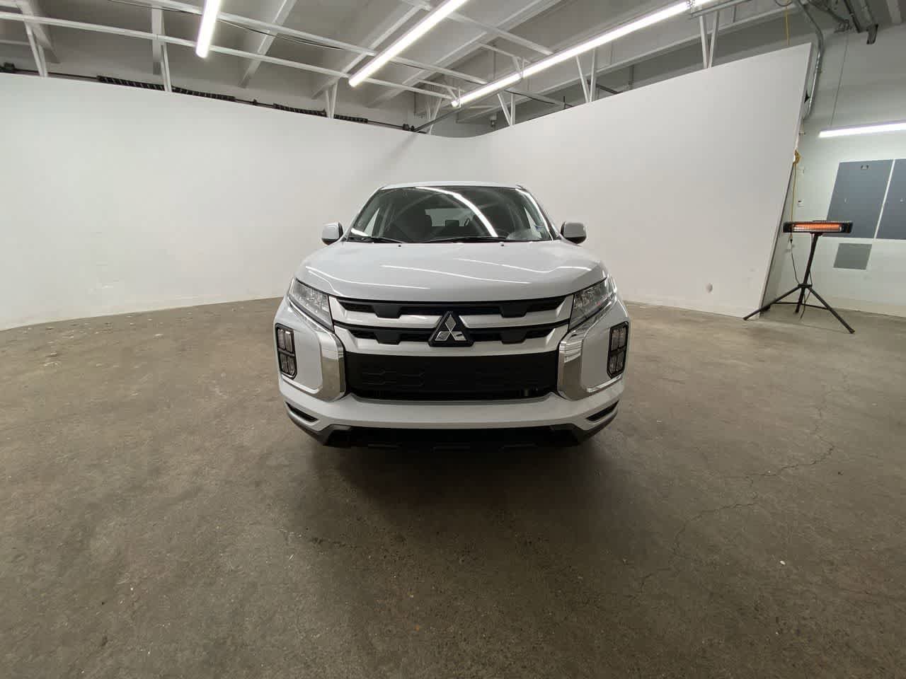 Used 2025 Mitsubishi Outlander Sport ES image 9