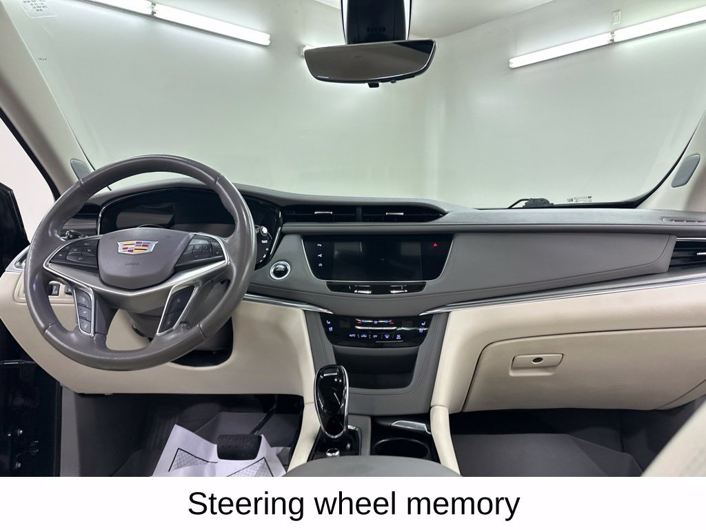Used 2020 Cadillac XT5 Premium Luxury AWD/4WD image 29