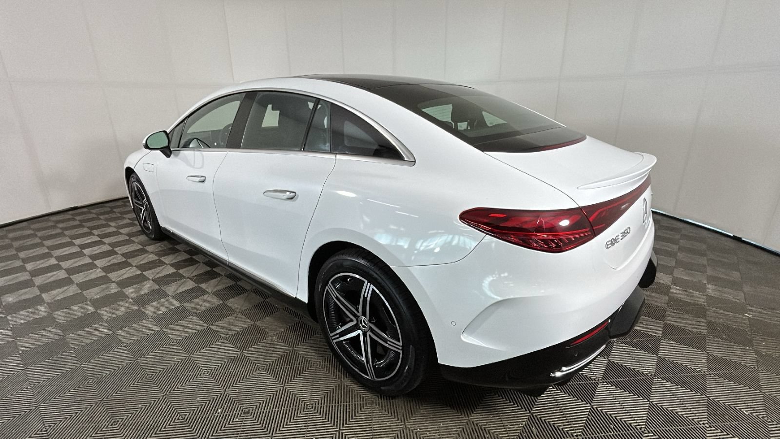Used 2023 Mercedes-Benz EQE 350+ 4MATIC Sedan image 4
