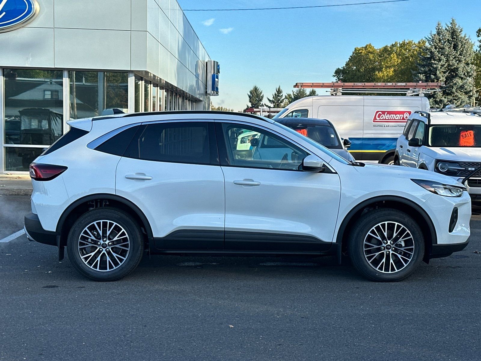 Used 2024 Ford Escape SE image 7