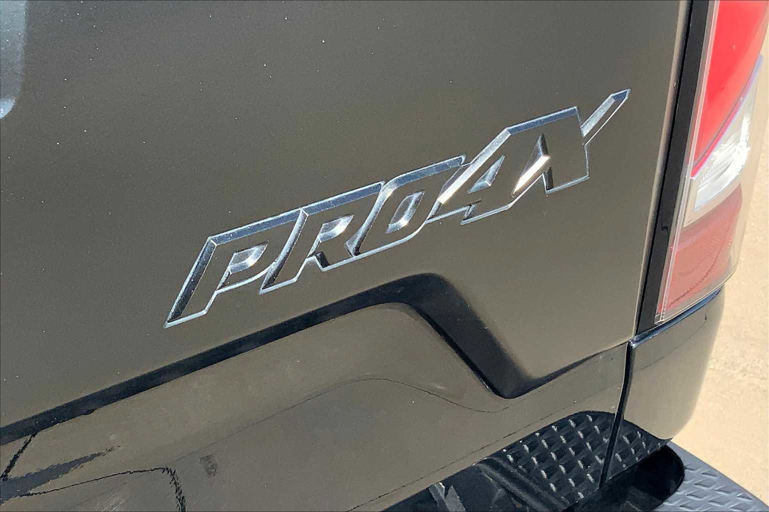 Used 2021 Nissan Titan PRO-4X w/ Pro-4x Utility Package image 8
