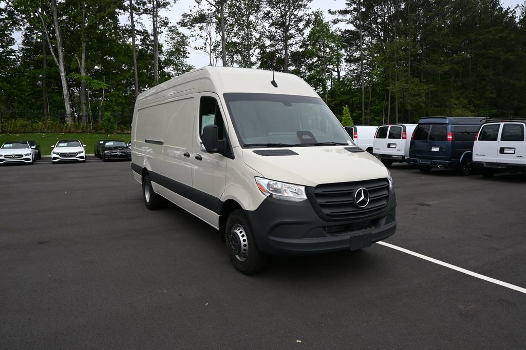 Used 2025 Mercedes-Benz Sprinter 3500 image 21