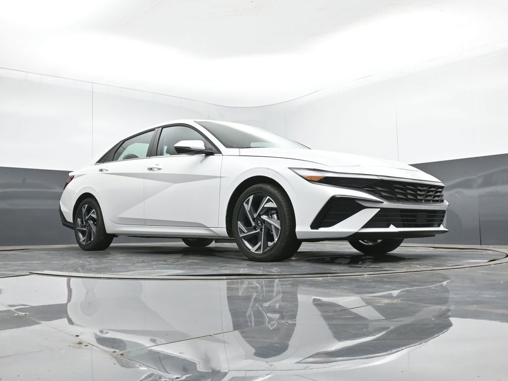 New 2026 Hyundai Elantra Limited FWD image 15