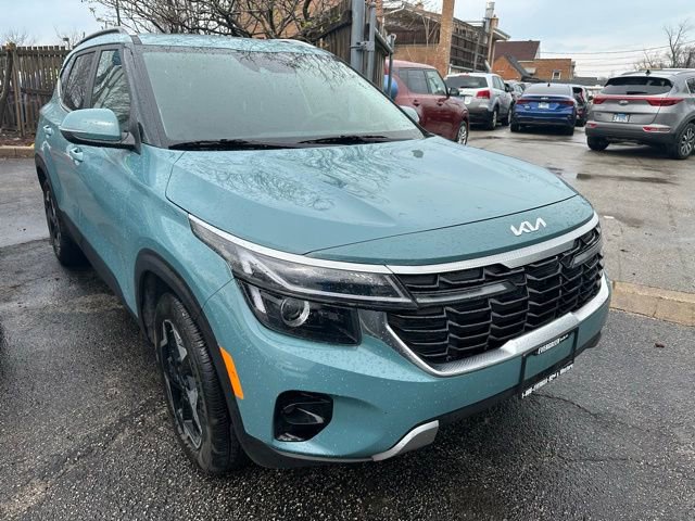 Used 2025 Kia Seltos EX w/ EX Sunroof Package image 3