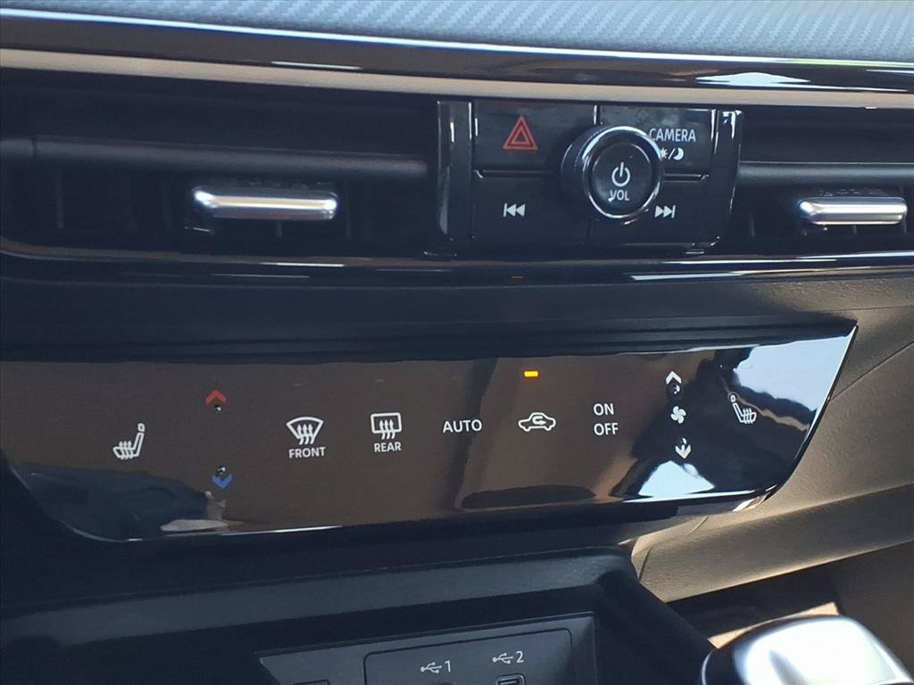 Certified 2025 Nissan Kicks SR w/ SR Premium Package AWD/4WD image 11