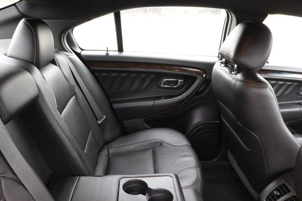 Used 2015 Ford Taurus Limited FWD image 18