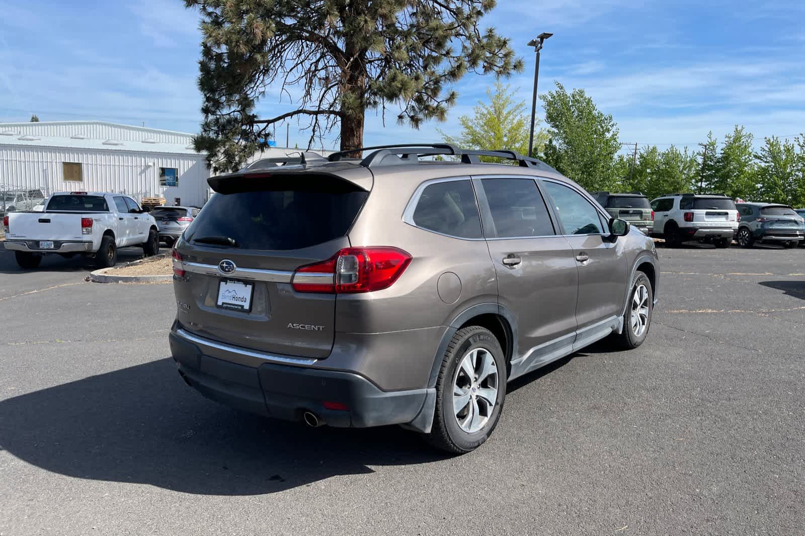 Used 2021 Subaru Ascent Premium w/ Convenience Package AWD/4WD image 5