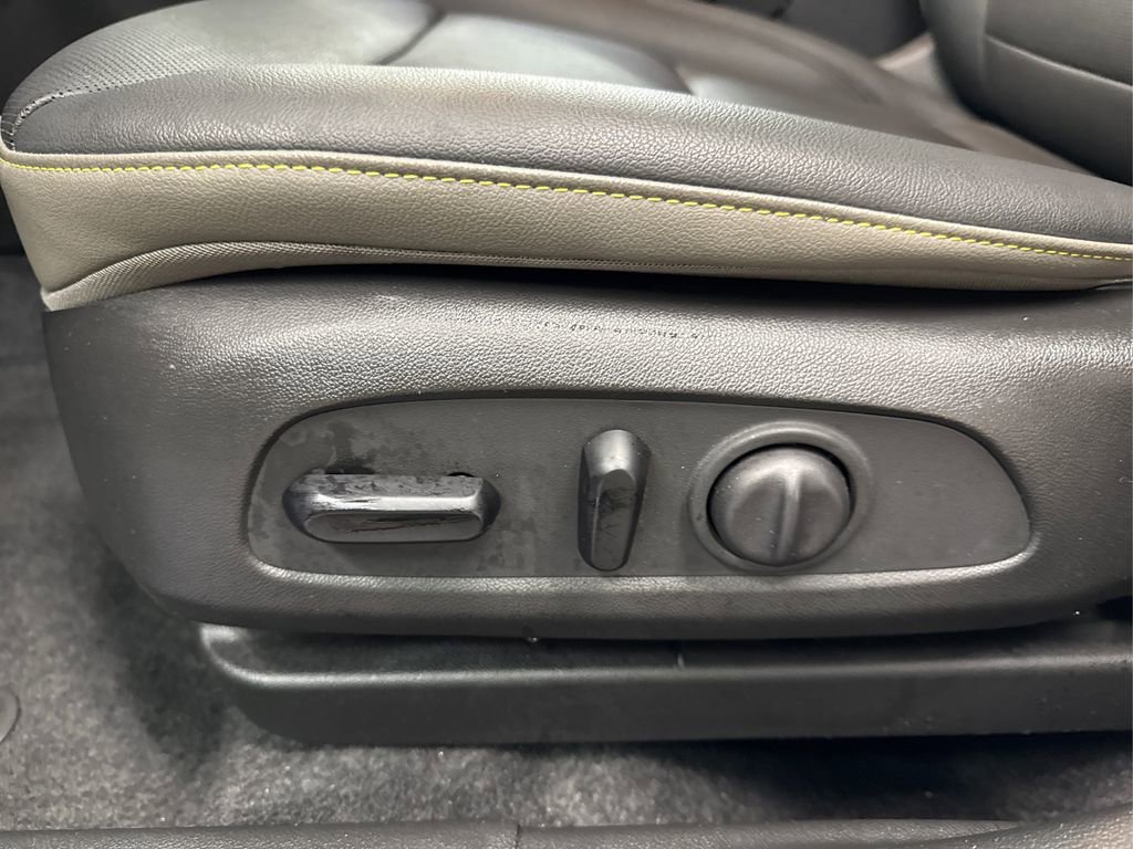 Used 2024 Chevrolet Trax ACTIV w/ Sunroof Package image 36