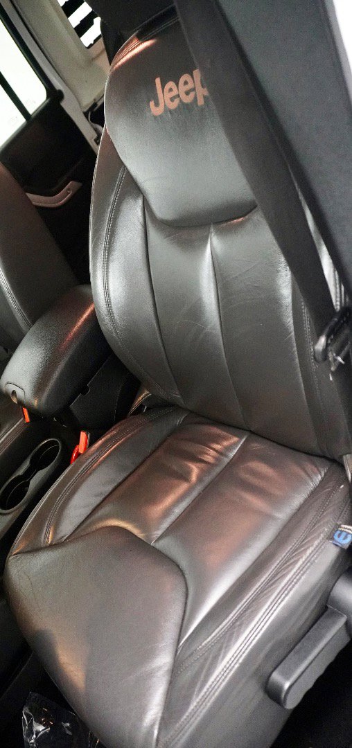 Used 2016 Jeep Wrangler Unlimited Sahara w/ Max Tow Package image 4