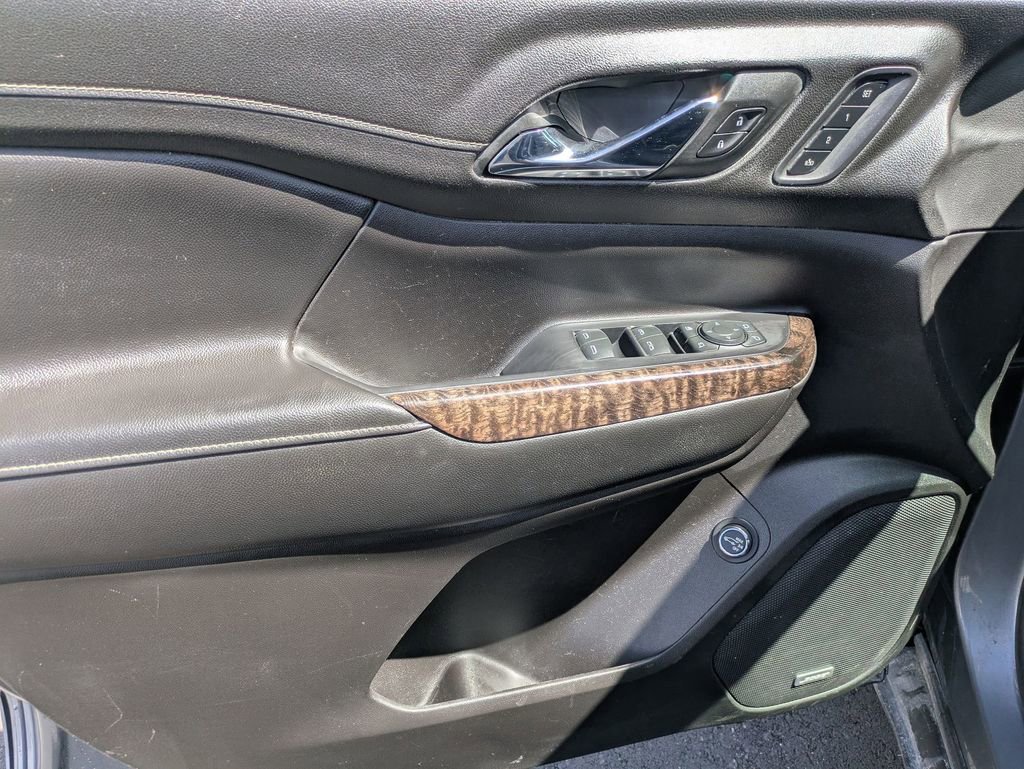 Used 2022 GMC Acadia Denali w/ Denali Ultimate Package image 10