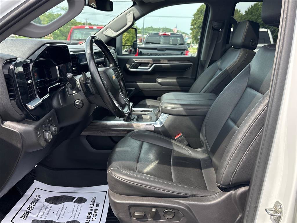 Used 2024 Chevrolet Silverado 1500 LTZ w/ LTZ Premium Package AWD/4WD image 29