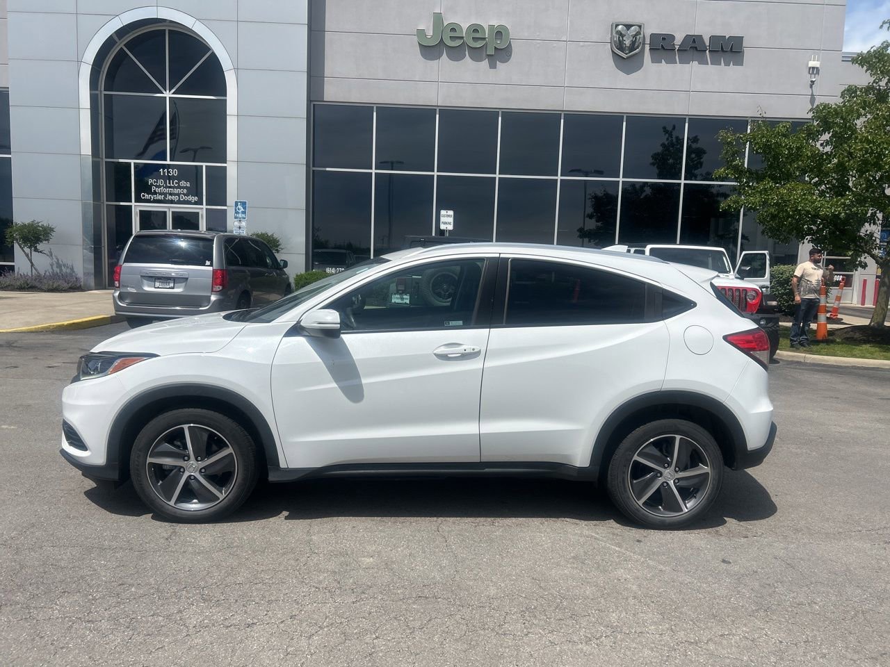 Used 2022 Honda HR-V EX-L image 6
