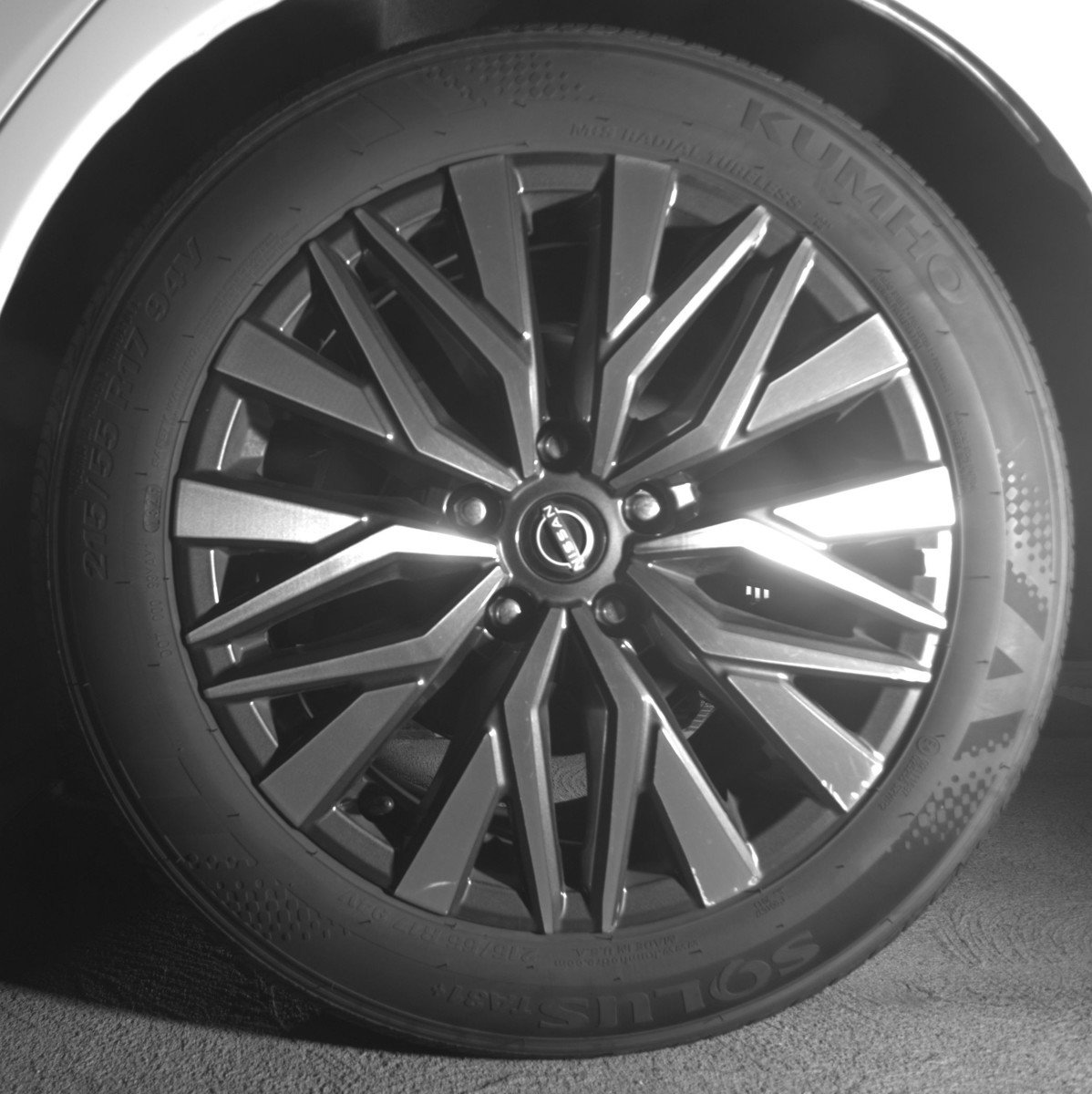 Used 2025 Nissan Altima 2.5 SV FWD image 14