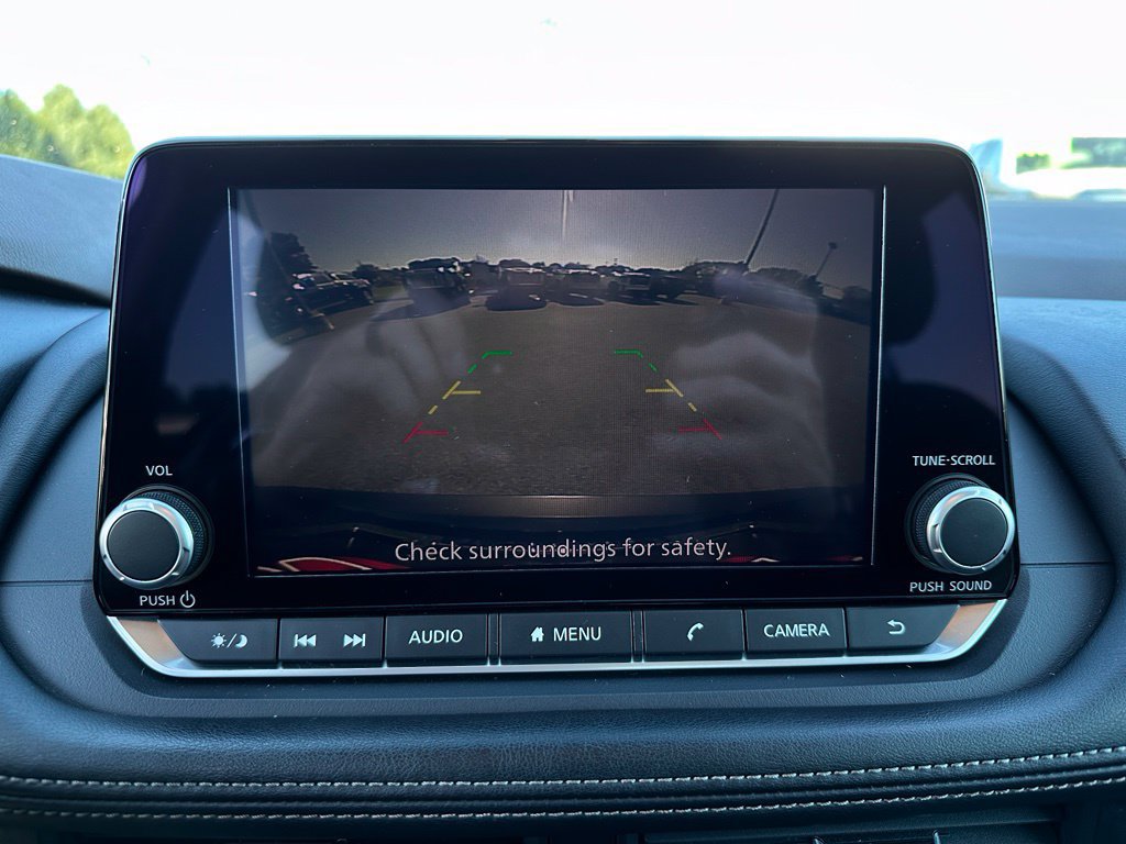 Used 2023 Nissan Rogue S AWD/4WD image 30