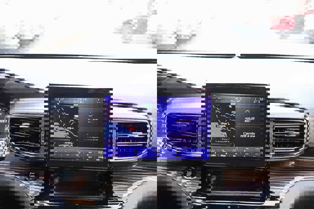 Used 2023 Ford Explorer Limited w/ Equipment Group 301A image 15