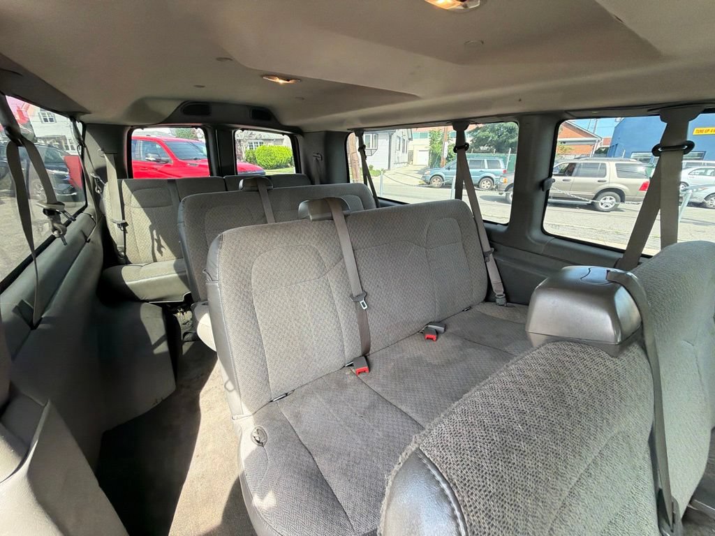 Used 2018 Chevrolet Express 3500 LT w/ LT Preferred Equipment Group RWD image 10