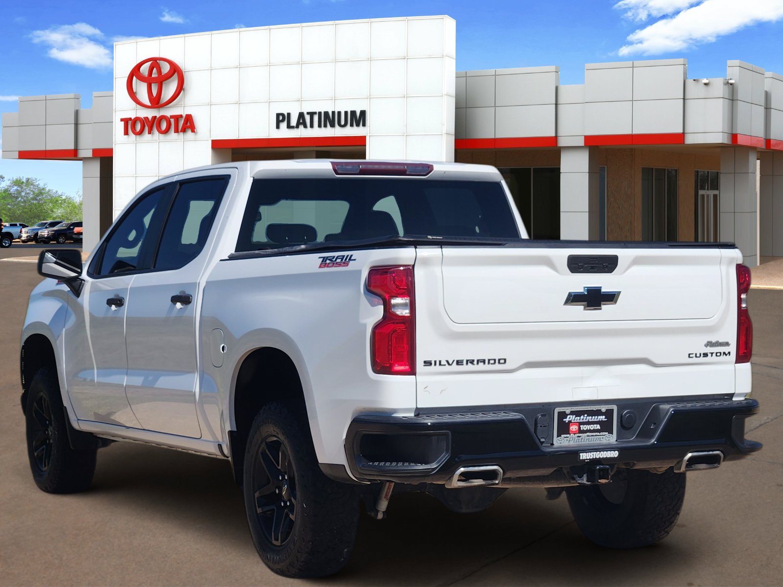 Used 2021 Chevrolet Silverado 1500 Custom Trail Boss w/ Safety Confidence Package AWD/4WD image 5