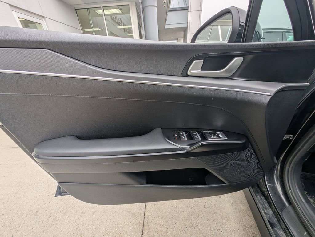 Used 2022 Kia K5 GT-Line image 37