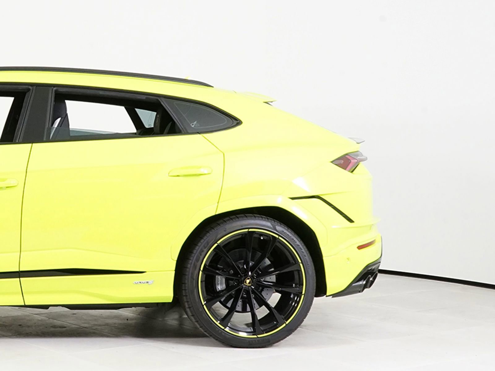 Used 2024 Lamborghini Urus S AWD/4WD image 13