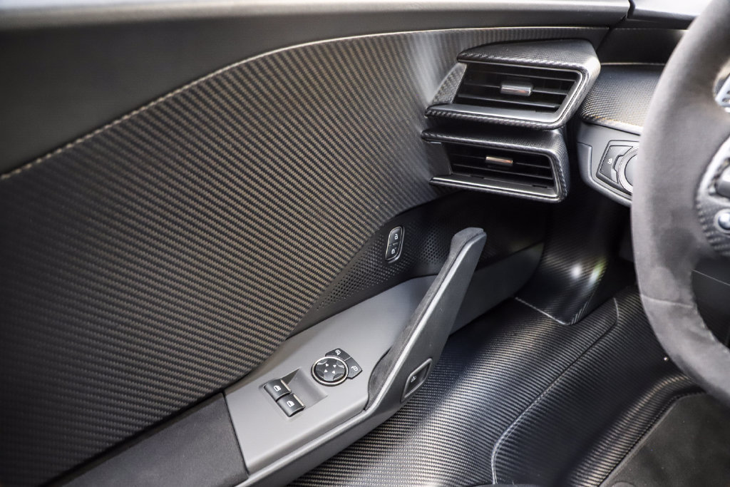 Used 2017 Ford GT RWD image 79