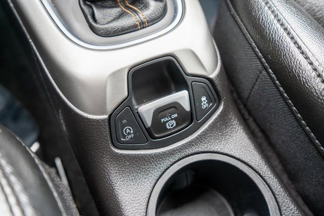 Used 2020 Jeep Compass Latitude w/ Cold Weather Group image 30