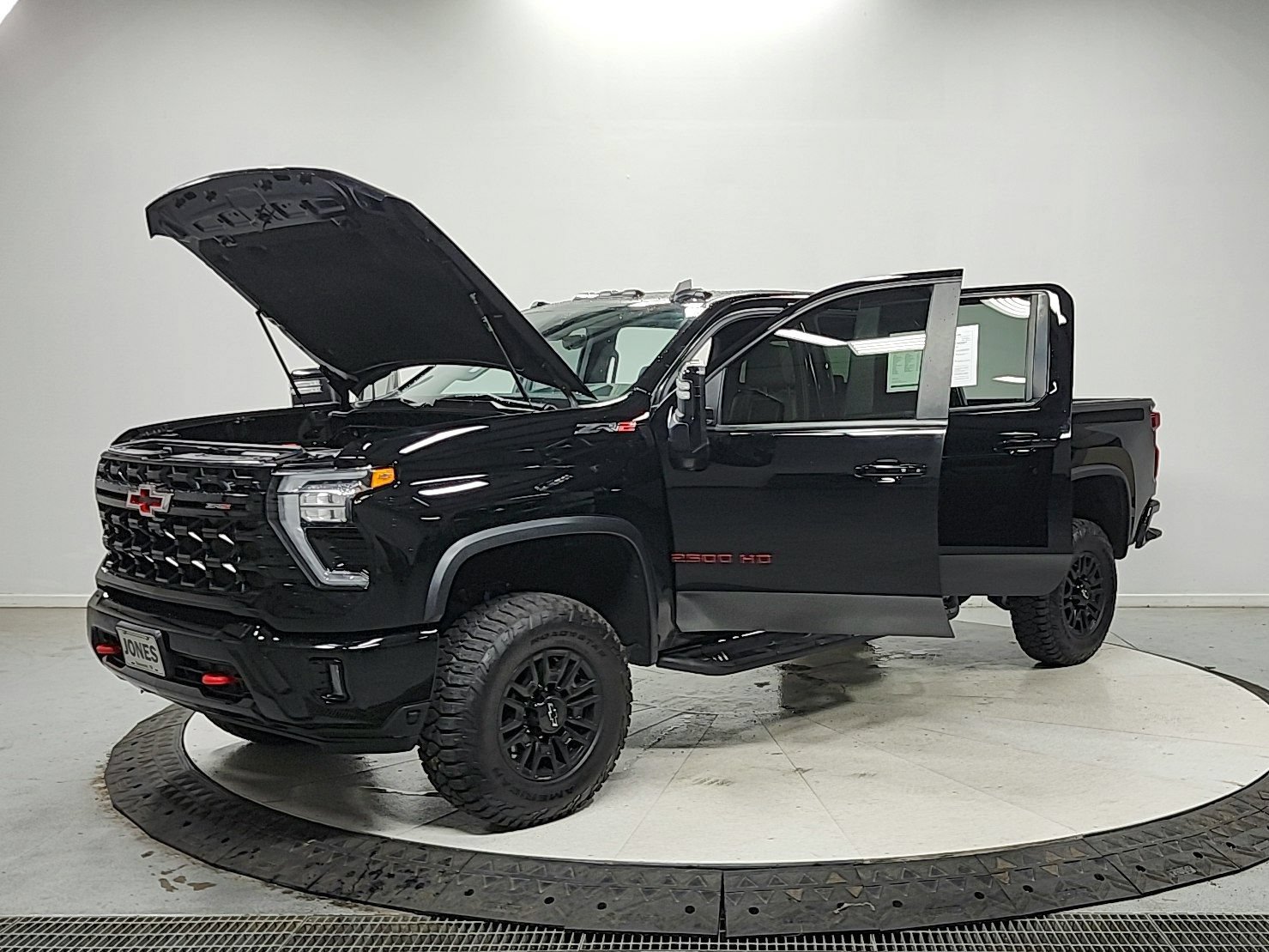 Used 2024 Chevrolet Silverado 2500 ZR2 w/ Technology Package AWD/4WD image 11