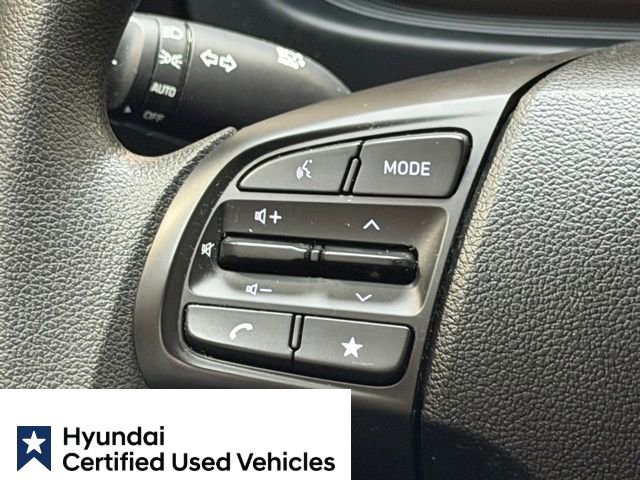 Certified 2025 Hyundai Venue SE image 21