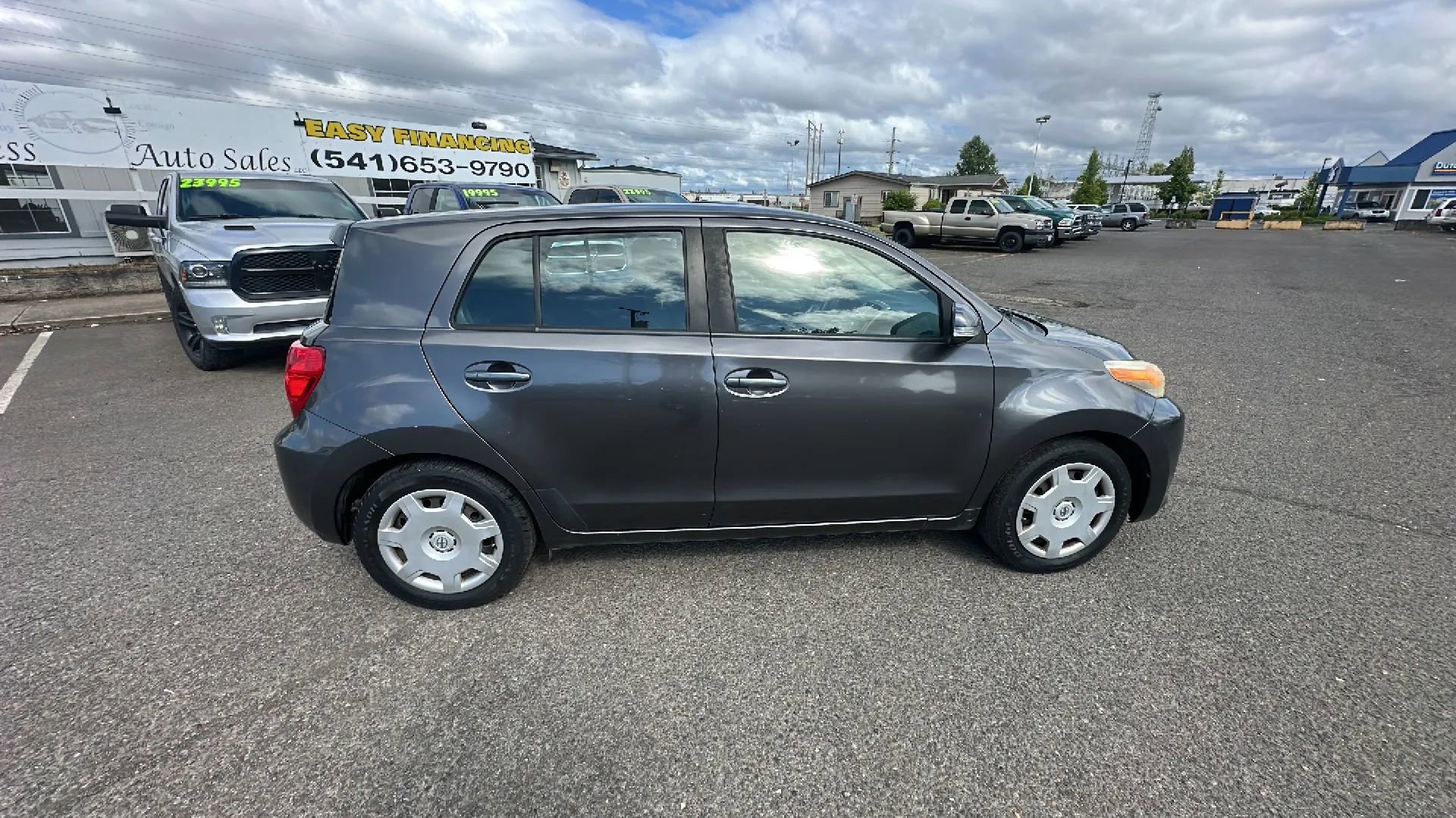 Used 2011 Scion xD FWD image 3