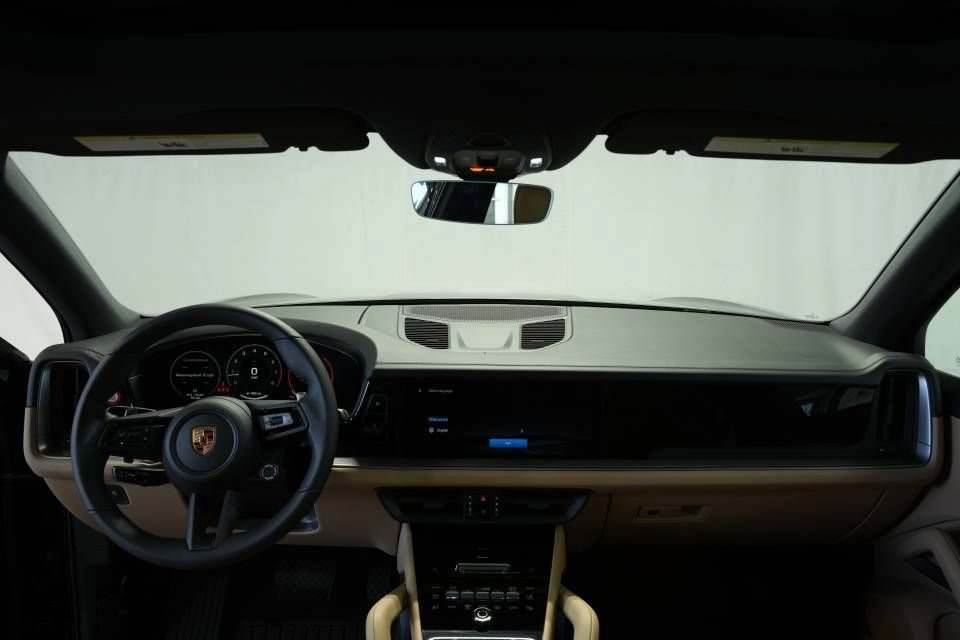 Certified 2026 Porsche Cayenne AWD/4WD image 16
