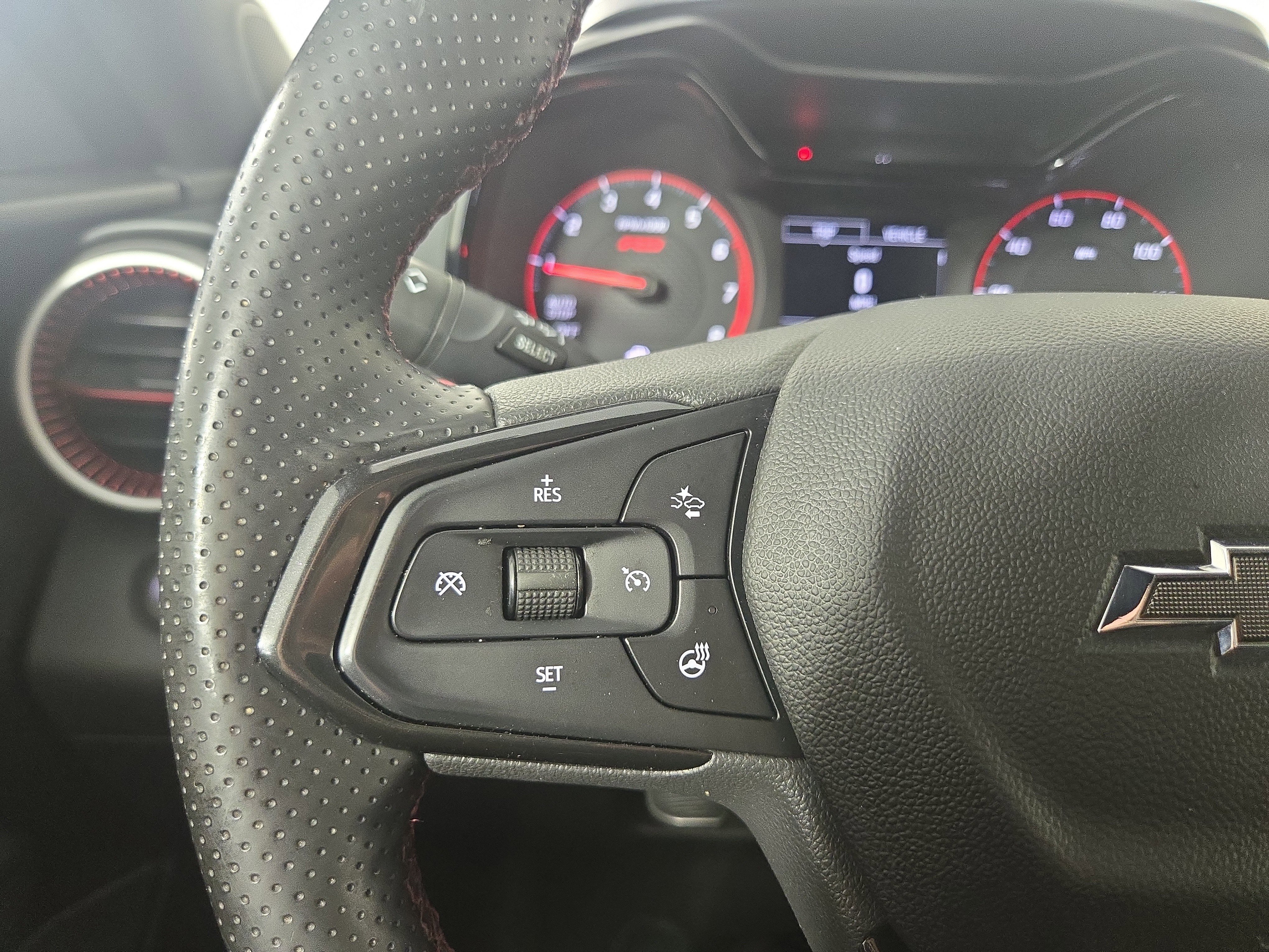 Certified 2024 Chevrolet Trax RS w/ Driver Confidence Package FWD image 15