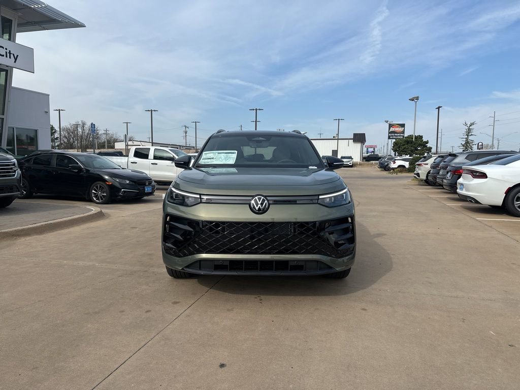 New 2026 Volkswagen Tiguan SE R-Line AWD/4WD image 2