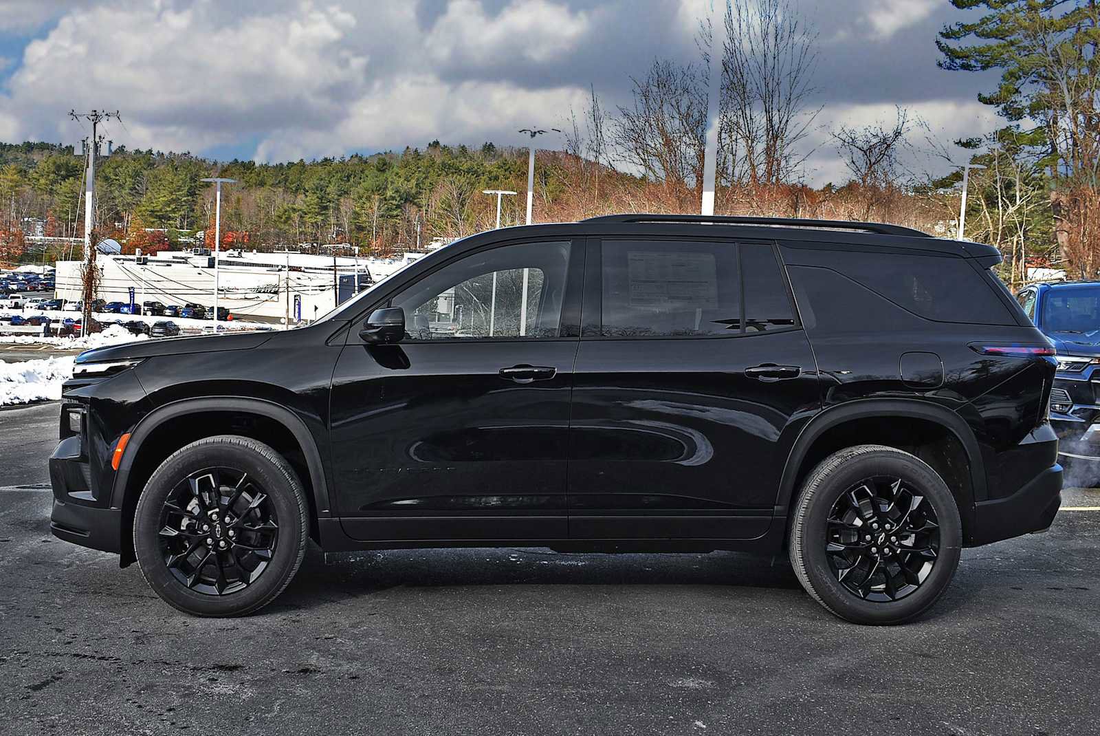 New 2026 Chevrolet Traverse LT w/ Midnight/Sport Edition image 4