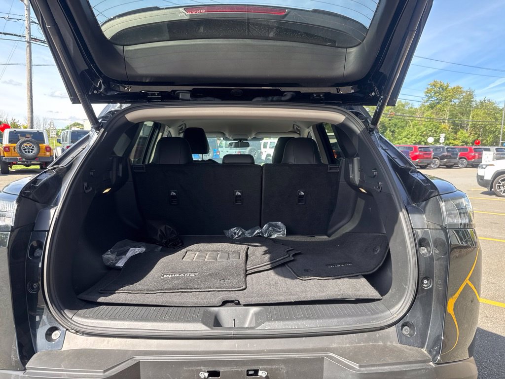Used 2025 Nissan Murano SV w/ Cargo Package AWD/4WD image 14