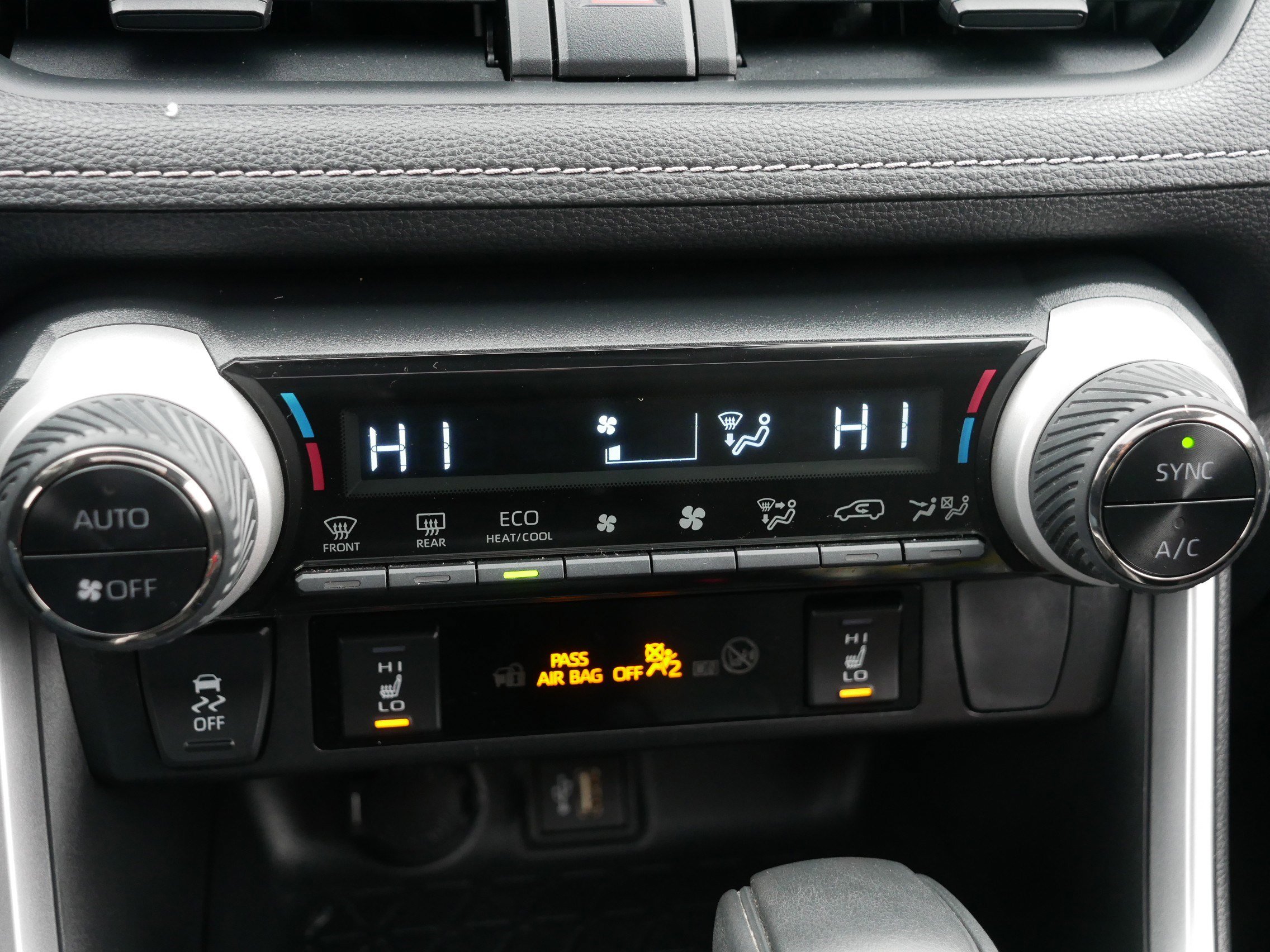 Used 2023 Toyota RAV4 XLE w/ Convenience Package image 23