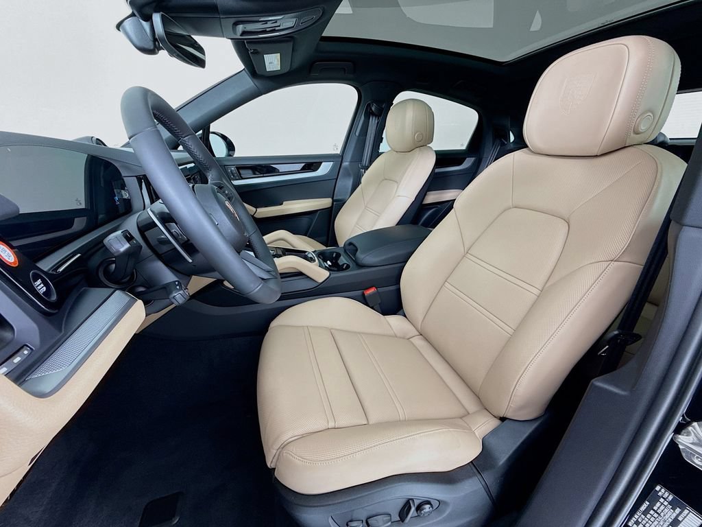 New 2026 Porsche Cayenne Coupe AWD/4WD image 5