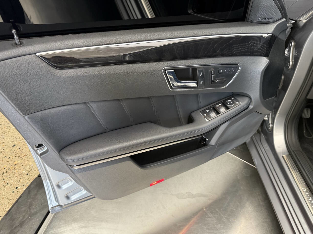 Used 2010 Mercedes-Benz E 350 4MATIC Sedan image 16