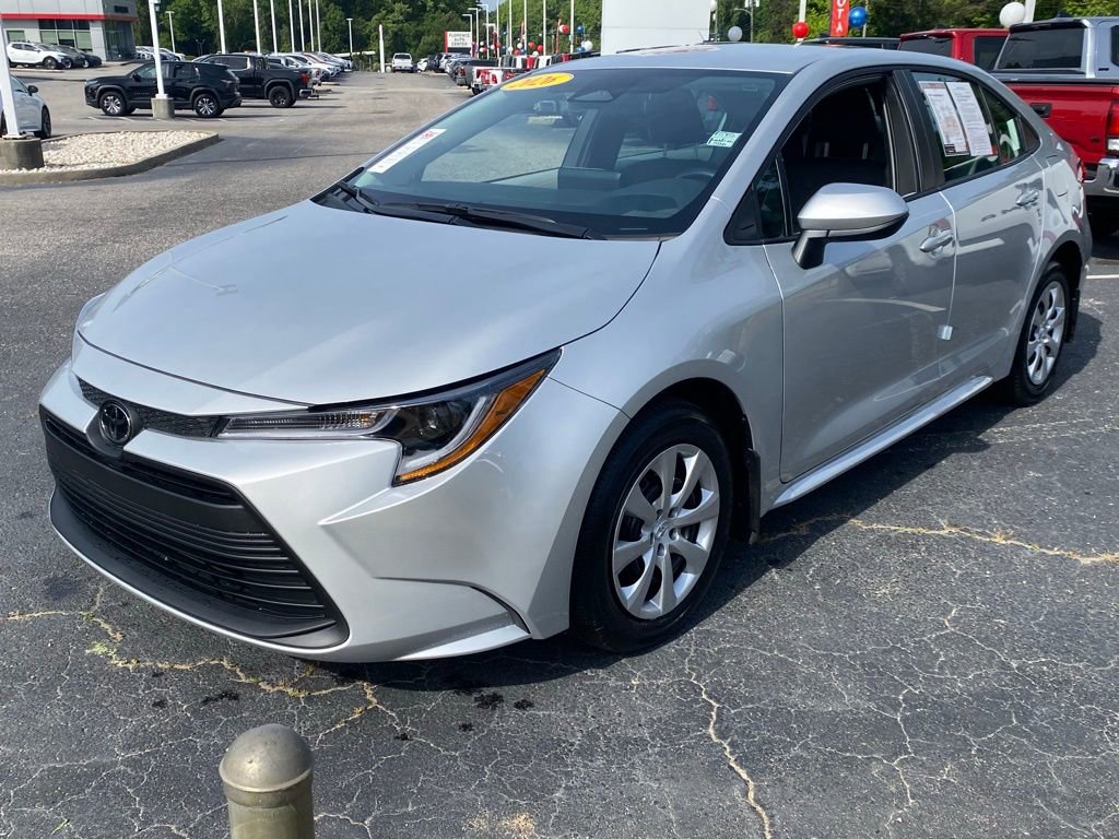 Used 2026 Toyota Corolla LE FWD image 2