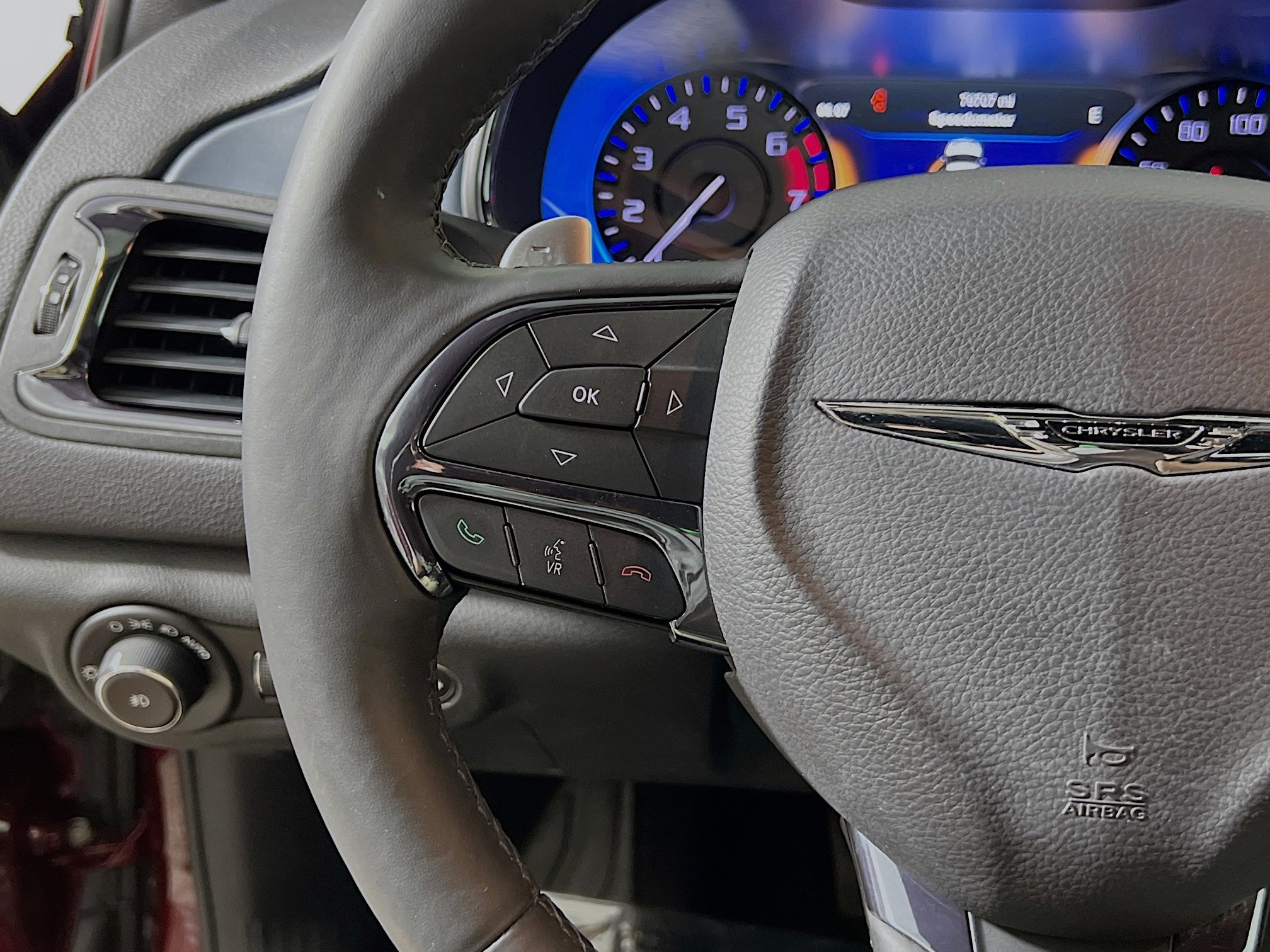 Used 2015 Chrysler 200 S w/ Navigation & Sound Group I FWD image 19