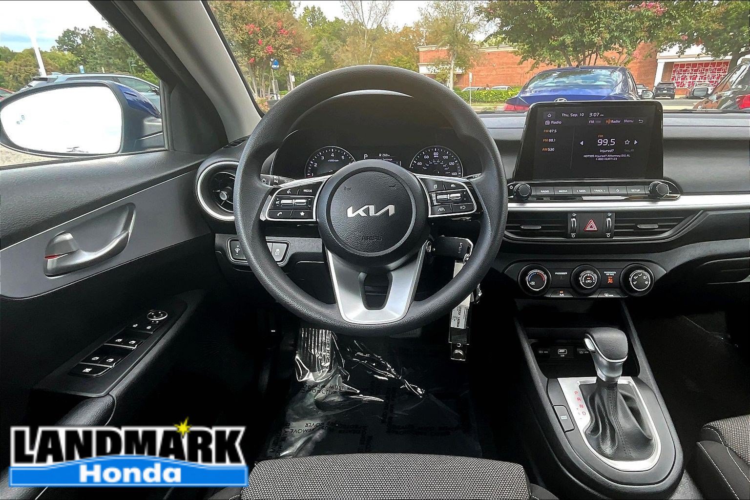 Used 2023 Kia Forte LXS w/ LXS Technology Package FWD image 5