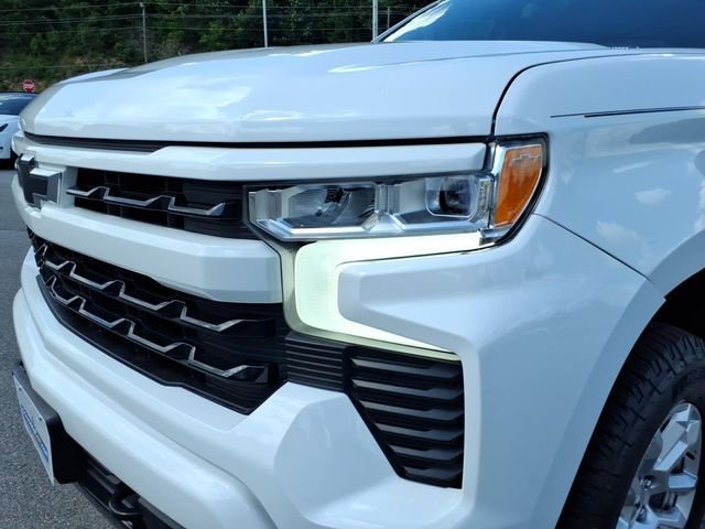 Used 2022 Chevrolet Silverado 1500 RST w/ Convenience Package II AWD/4WD image 4