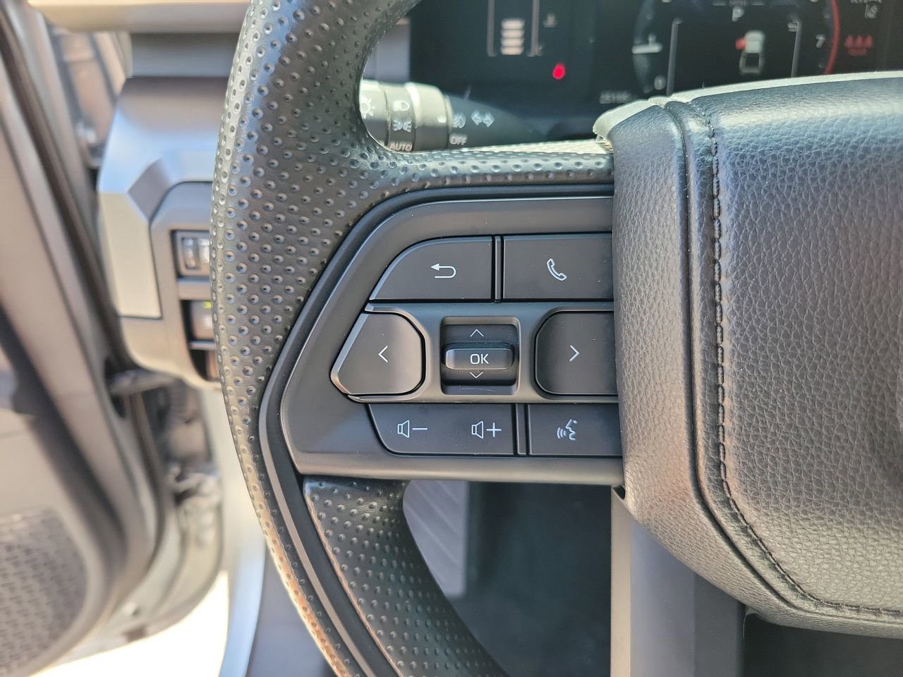 Used 2024 Toyota Tacoma SR5 RWD image 18