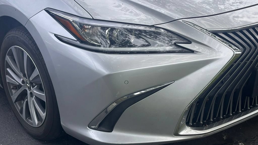 Used 2021 Lexus ES 350 w/ Premium Package FWD image 2