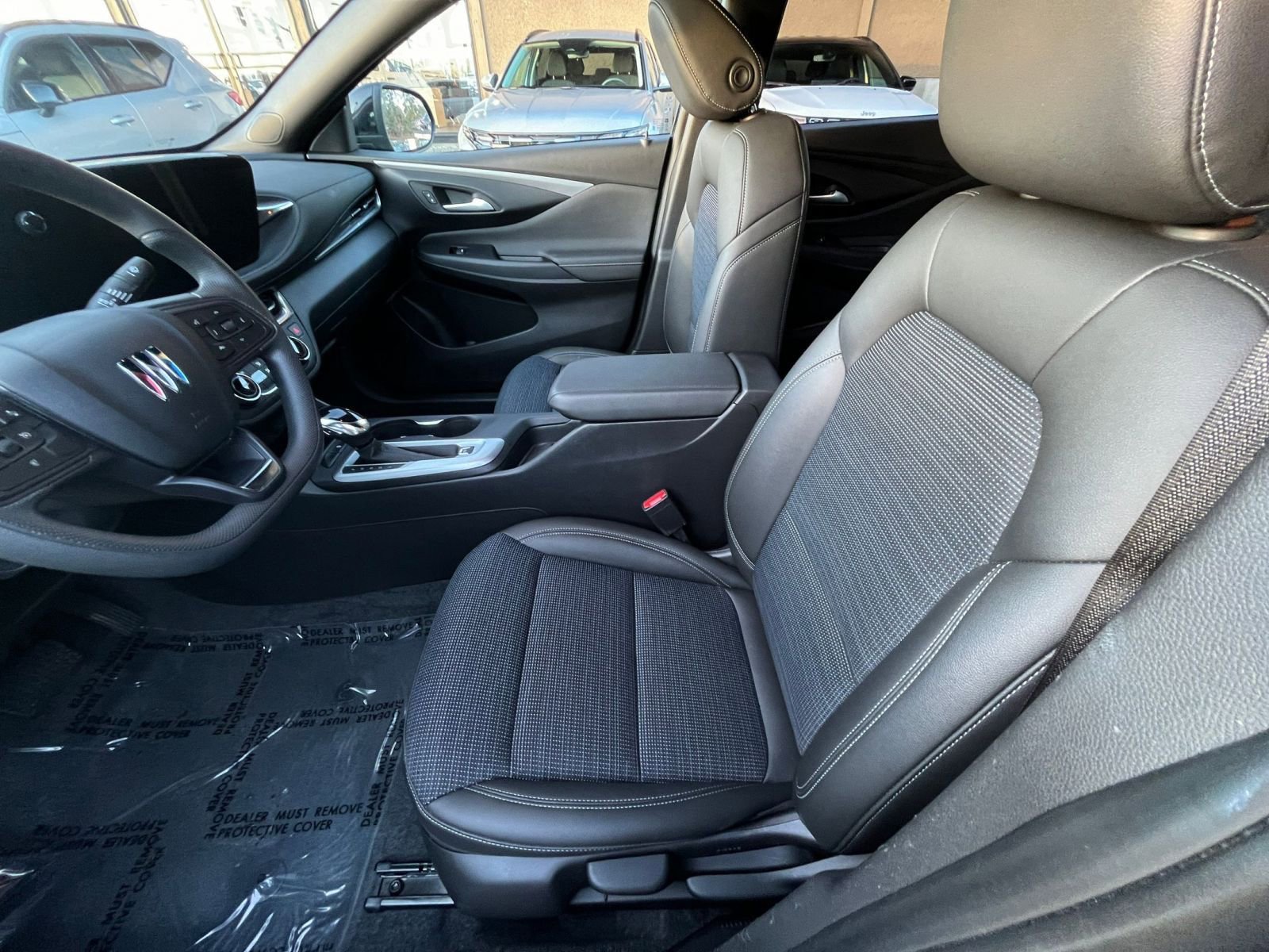 Used 2025 Buick Envista Preferred image 27