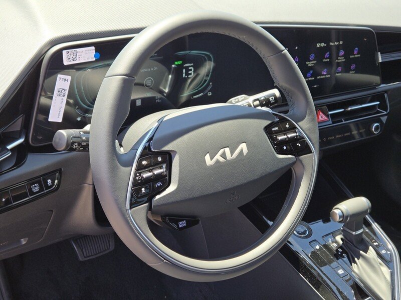 New 2026 Kia Niro EX FWD image 10