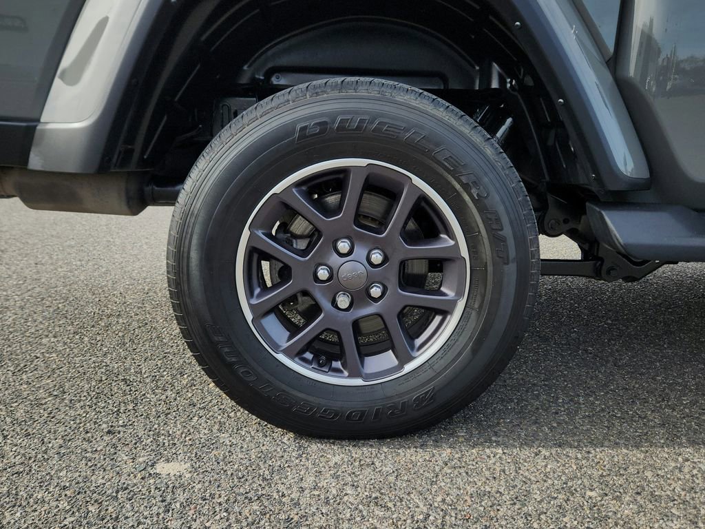 Used 2021 Jeep Gladiator Overland w/ Uconnect 4C Nav & Sound Group AWD/4WD image 28