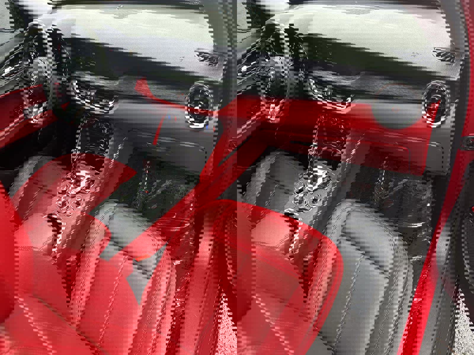 Used 2020 Alfa Romeo Stelvio w/ Nero Edizione image 12