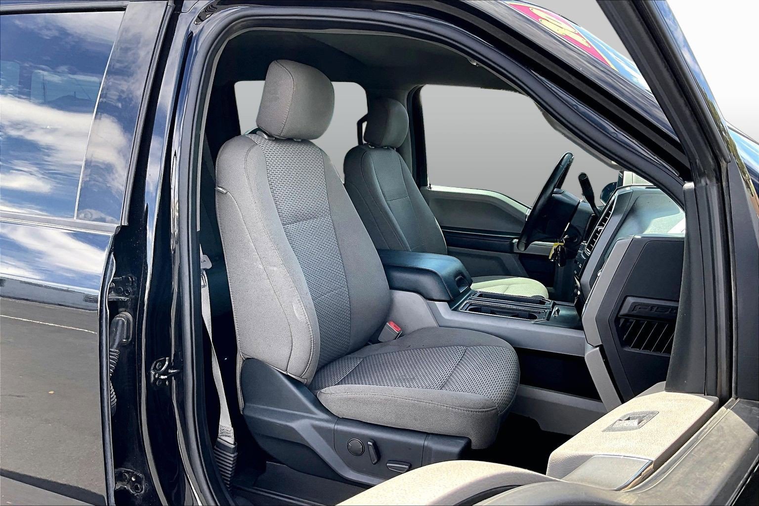 Used 2020 Ford F150 XLT w/ Equipment Group 302A Luxury AWD/4WD image 4